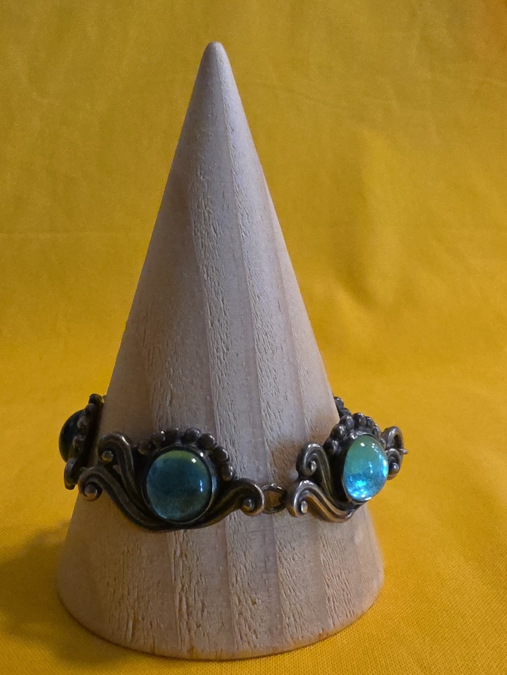 Vintage Mid-Century Mexican Silver Bracelet ▪︎ Blue & Green Glass Cabochons - Picture 3 of 14